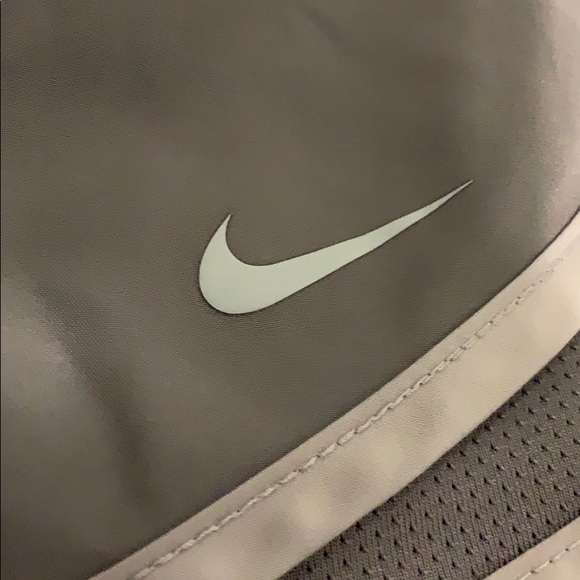 Perfect condition all gray Nike shorts - Picture 2 of 3